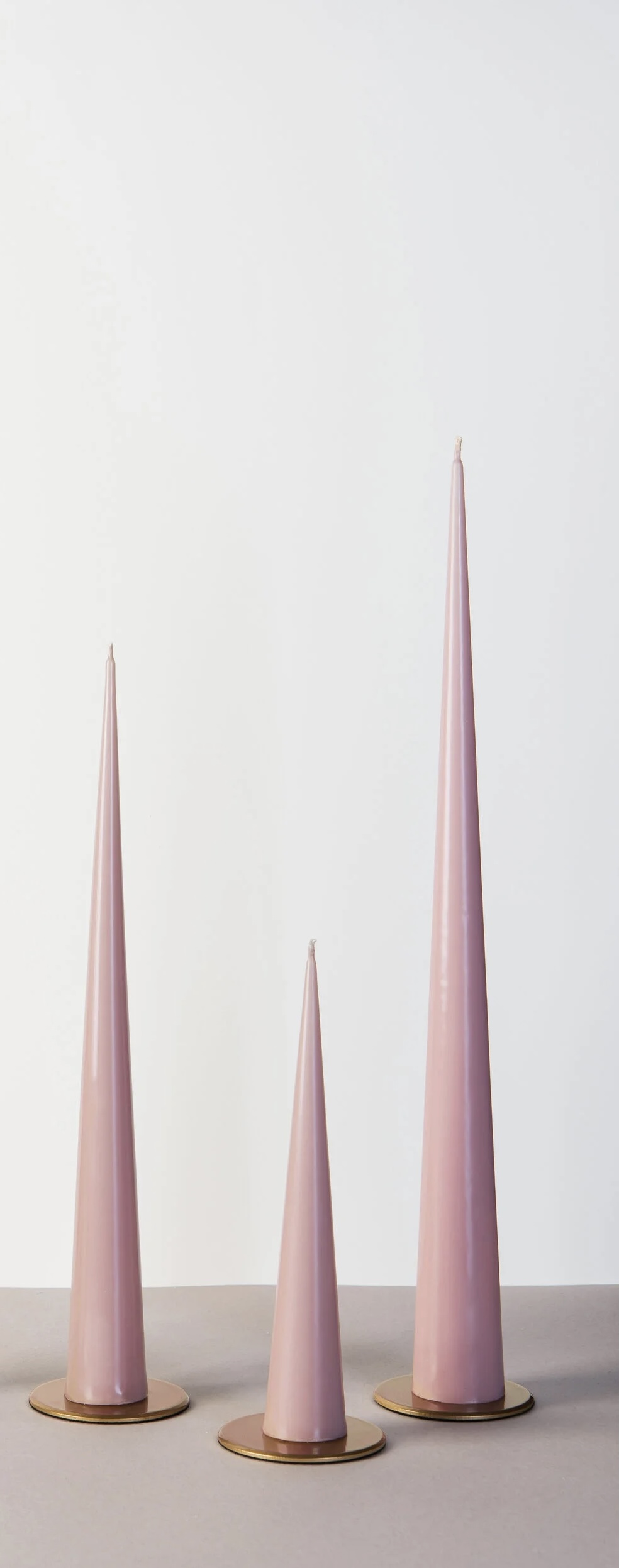 ALD004-9, Свеча конусная (17 часов), 36х4,5 см, теплый розовый, 2009980180465,4627197642590